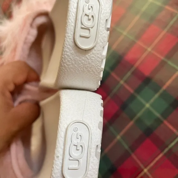 UGG Lamb Fur Royale Genuine Dyed Lamb Fur Slide Sandal. Pink Size 7 - Picture 5 of 5